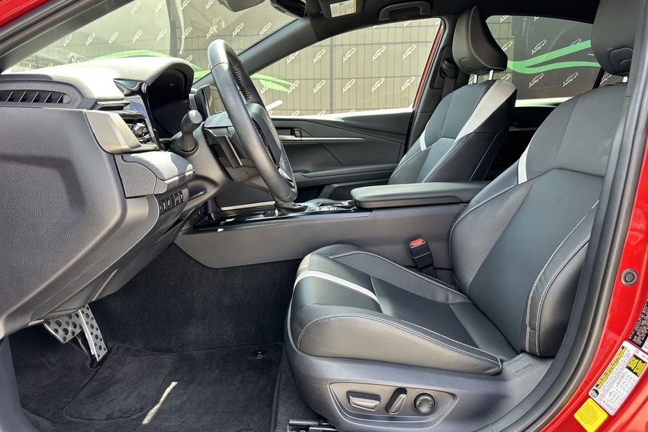 Продам Toyota Camry Se Hybrid 2024 года в Киеве