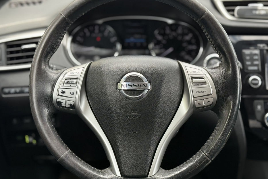Продам Nissan Rogue  2.5 CVT (170 к.с.) 4WD  •  SL 2015 года в Киеве