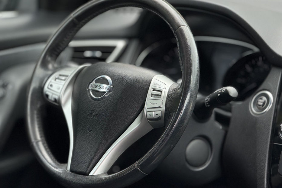 Продам Nissan Rogue  2.5 CVT (170 к.с.) 4WD  •  SL 2015 года в Киеве