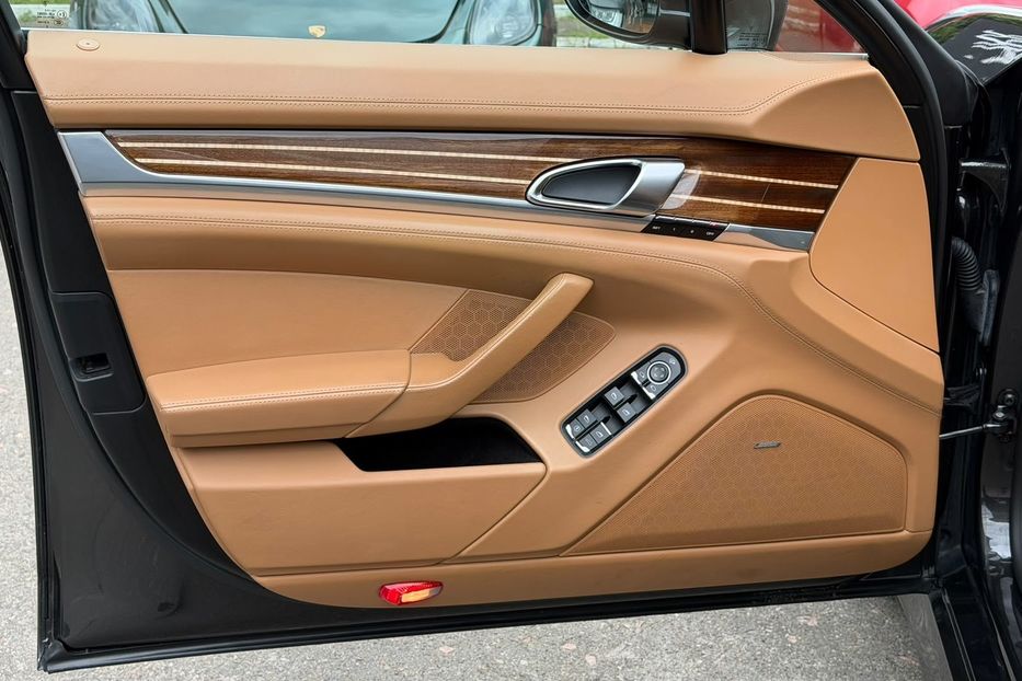 Продам Porsche Panamera 2010 года в Киеве