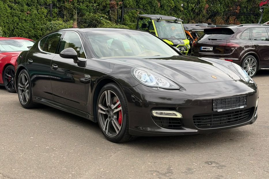 Продам Porsche Panamera 2010 года в Киеве