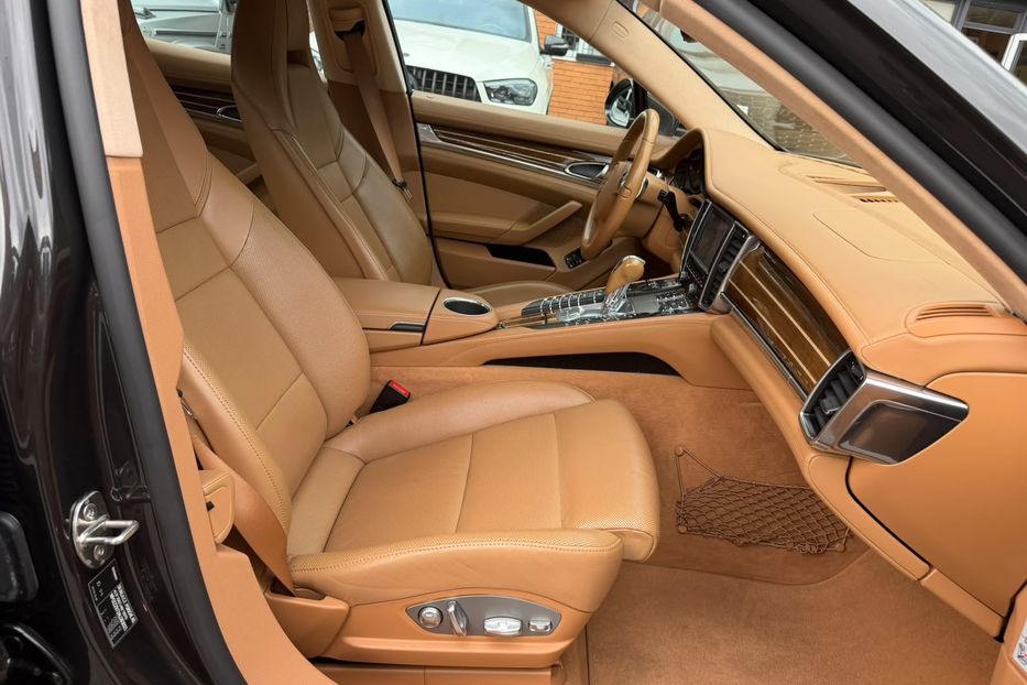 Продам Porsche Panamera 2010 года в Киеве