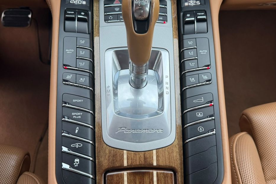 Продам Porsche Panamera 2010 года в Киеве