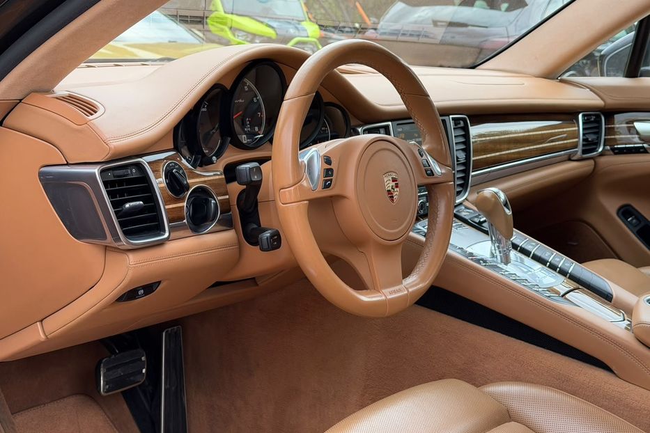 Продам Porsche Panamera 2010 года в Киеве
