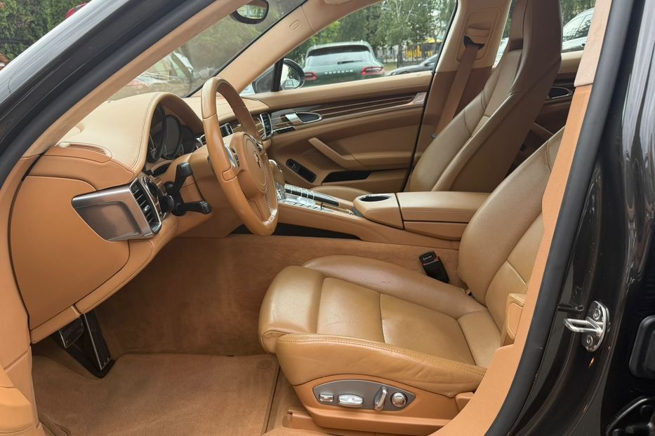 Продам Porsche Panamera 2010 года в Киеве