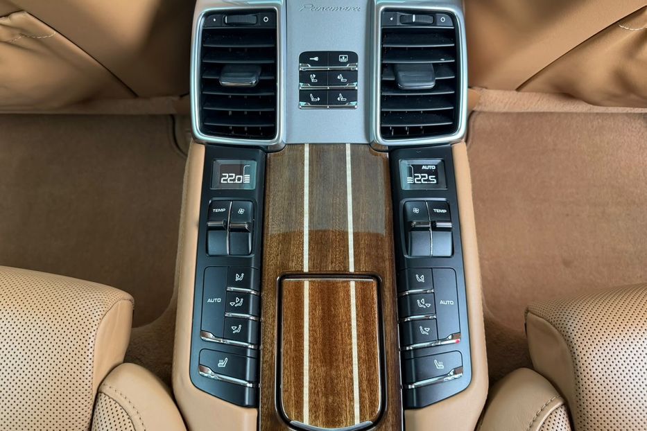 Продам Porsche Panamera 2010 года в Киеве