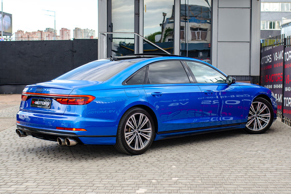 Продам Audi A8 Long 4.0T QUATTRO 2019 года в Киеве