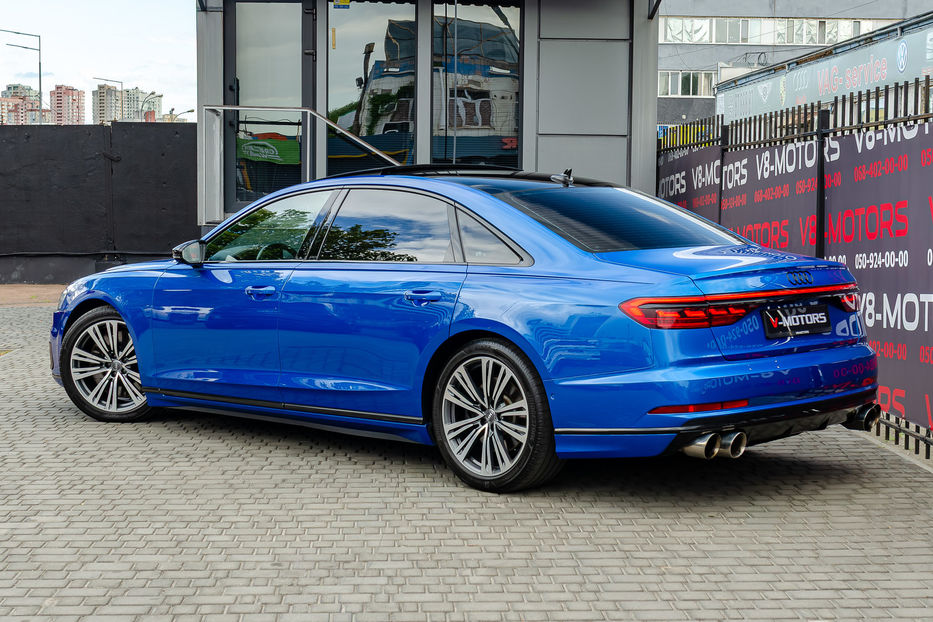 Продам Audi A8 Long 4.0T QUATTRO 2019 года в Киеве