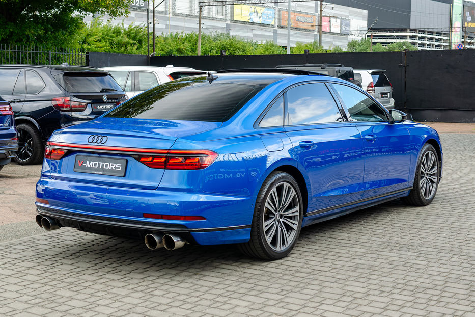 Продам Audi A8 Long 4.0T QUATTRO 2019 года в Киеве