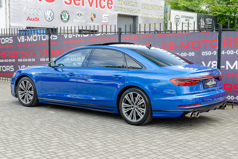 Продам Audi A8 Long 4.0T QUATTRO 2019 года в Киеве