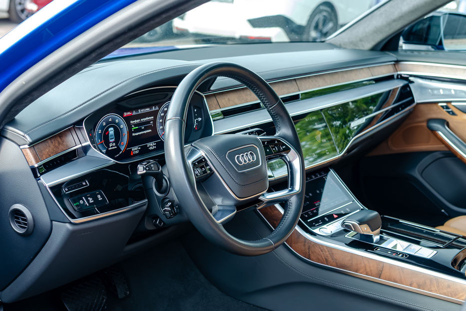 Продам Audi A8 Long 4.0T QUATTRO 2019 года в Киеве