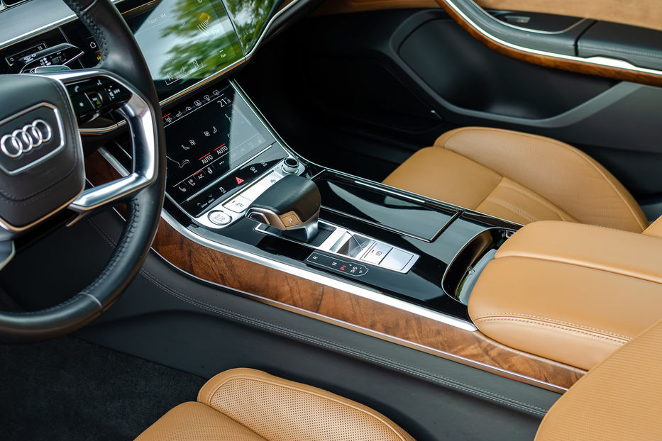 Продам Audi A8 Long 4.0T QUATTRO 2019 года в Киеве
