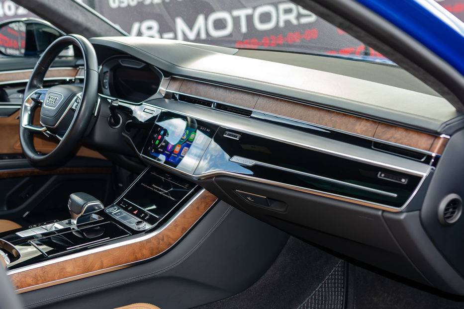 Продам Audi A8 Long 4.0T QUATTRO 2019 года в Киеве