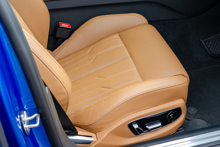 Продам Audi A8 Long 4.0T QUATTRO 2019 года в Киеве