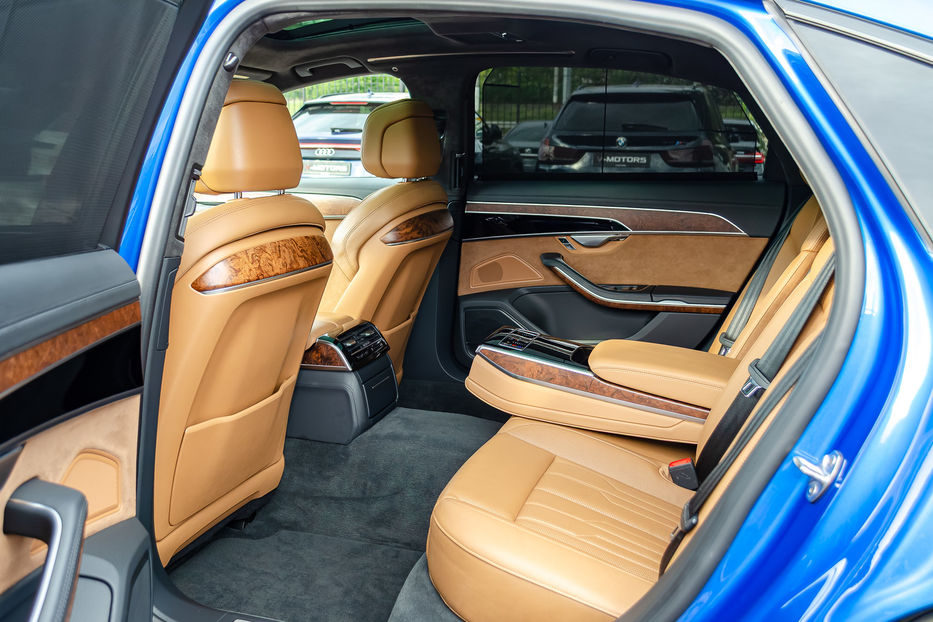 Продам Audi A8 Long 4.0T QUATTRO 2019 года в Киеве
