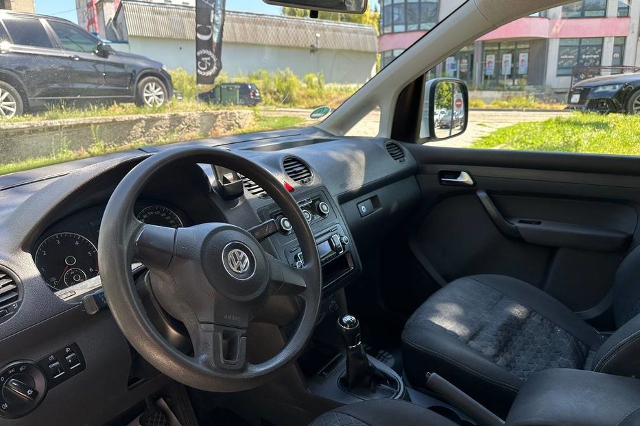 Продам Volkswagen Caddy пасс. 2012 года в Черновцах