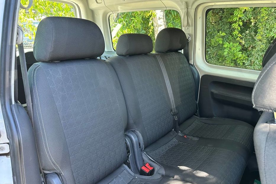 Продам Volkswagen Caddy пасс. 2012 года в Черновцах