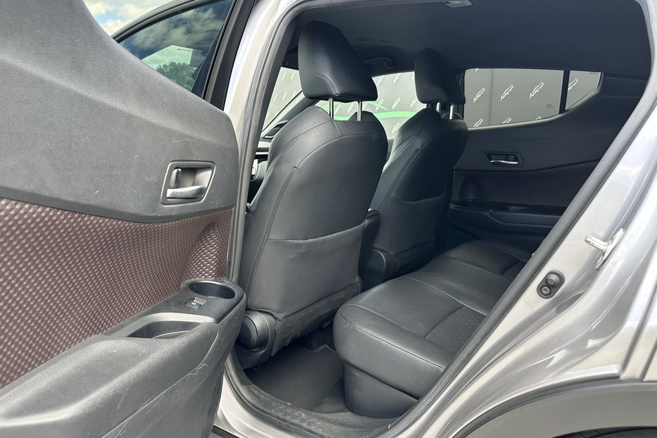 Продам Toyota C-HR Hybrid 2019 года в Киеве