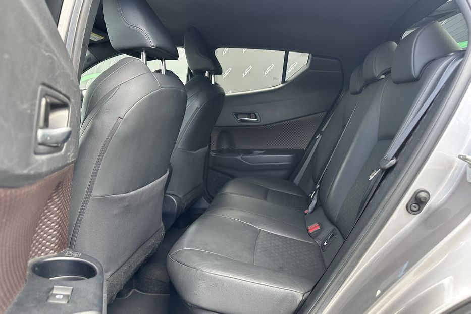 Продам Toyota C-HR Hybrid 2019 года в Киеве