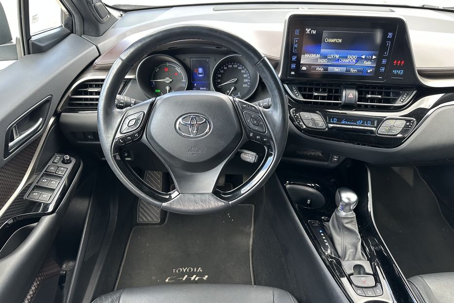 Продам Toyota C-HR Hybrid 2019 года в Киеве