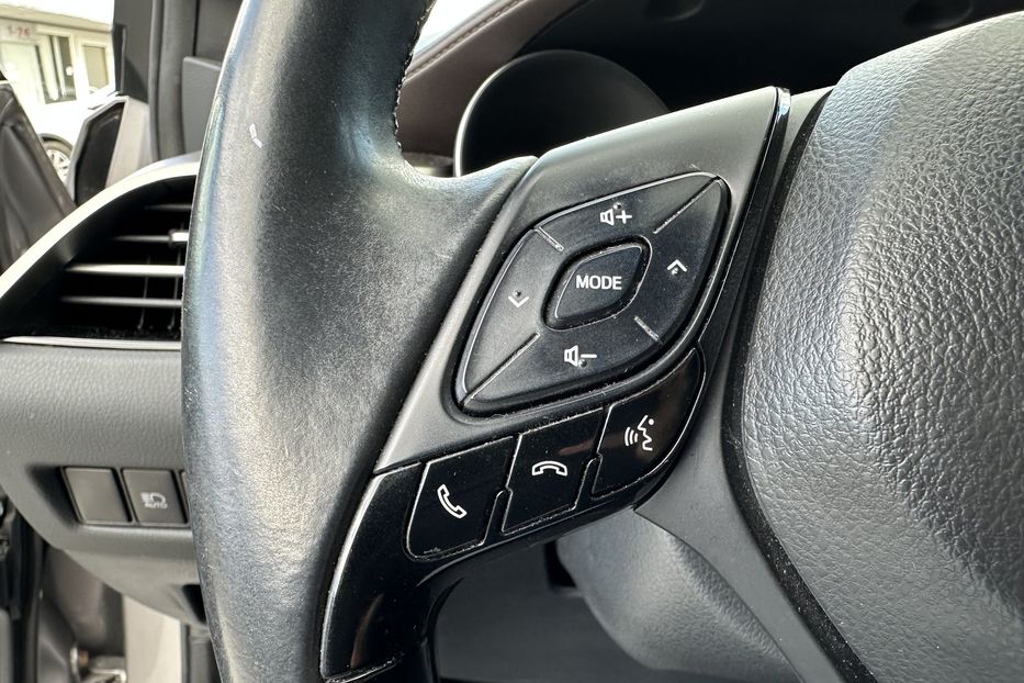 Продам Toyota C-HR Hybrid 2019 года в Киеве