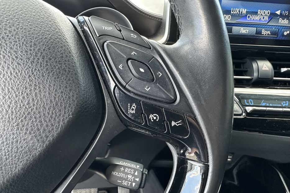 Продам Toyota C-HR Hybrid 2019 года в Киеве