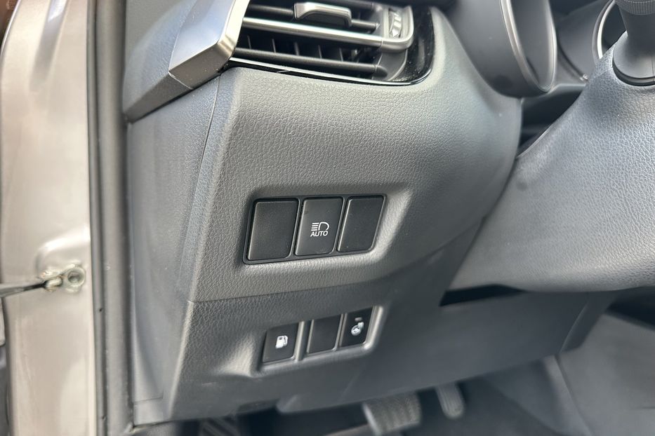 Продам Toyota C-HR Hybrid 2019 года в Киеве