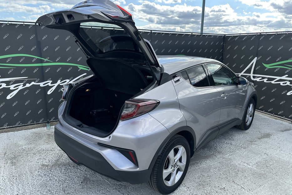 Продам Toyota C-HR Hybrid 2019 года в Киеве