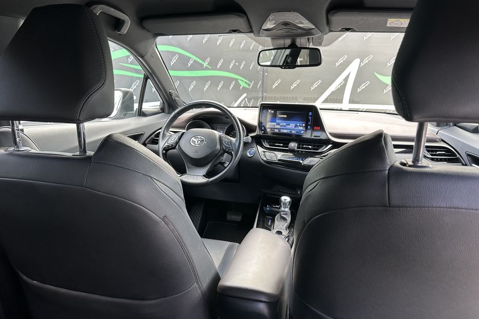 Продам Toyota C-HR Hybrid 2019 года в Киеве