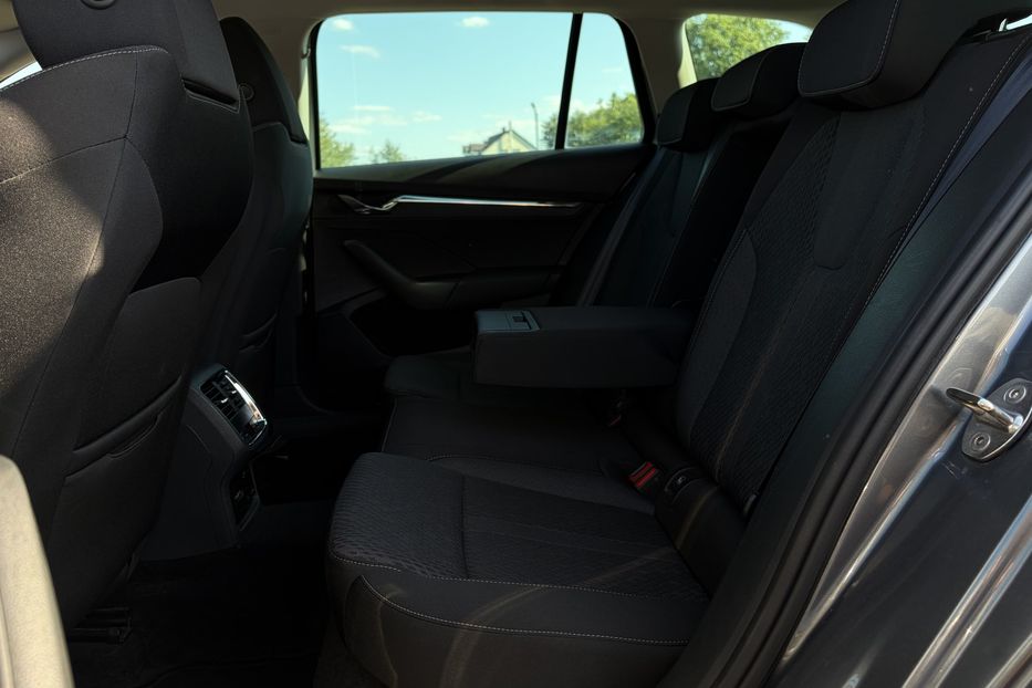 Продам Skoda Octavia А8 2.0 TDI 150к.с АТ FULL LED 2022 года в Львове