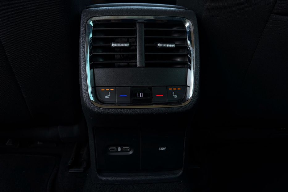 Продам Skoda Octavia А8 2.0 TDI 150к.с АТ FULL LED 2022 года в Львове