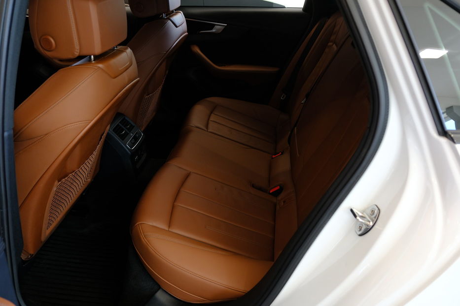 Продам Audi A4 2022 года в Одессе