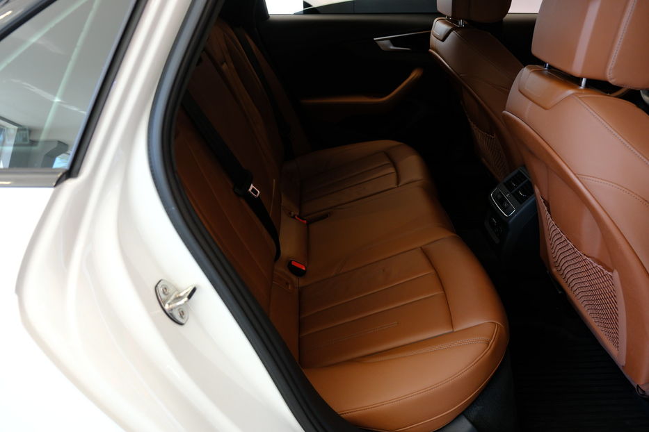 Продам Audi A4 2022 года в Одессе