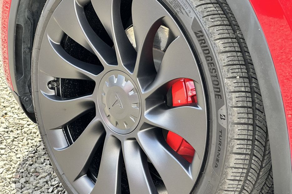 Продам Tesla Model Y Performance 82 квт 2023 года в Луцке