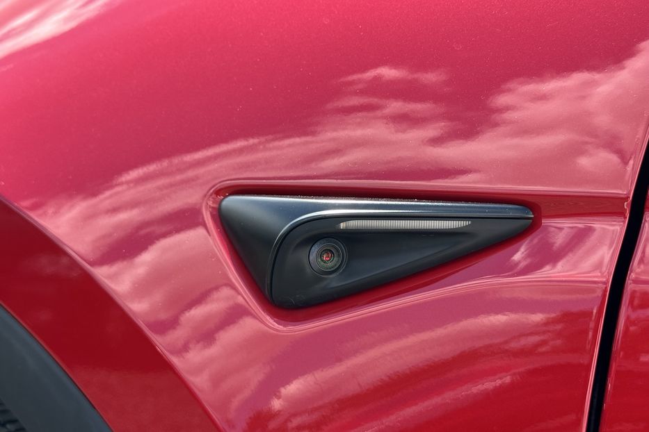 Продам Tesla Model Y Performance 82 квт 2023 года в Луцке