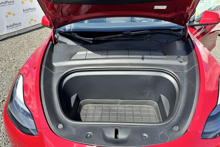 Продам Tesla Model Y Performance 82 квт 2023 года в Луцке
