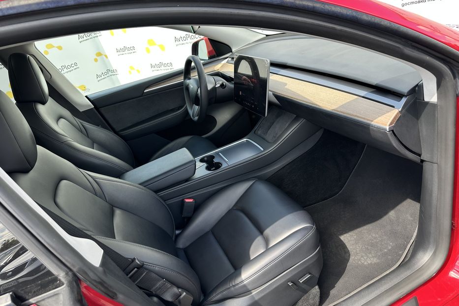 Продам Tesla Model Y Performance 82 квт 2023 года в Луцке