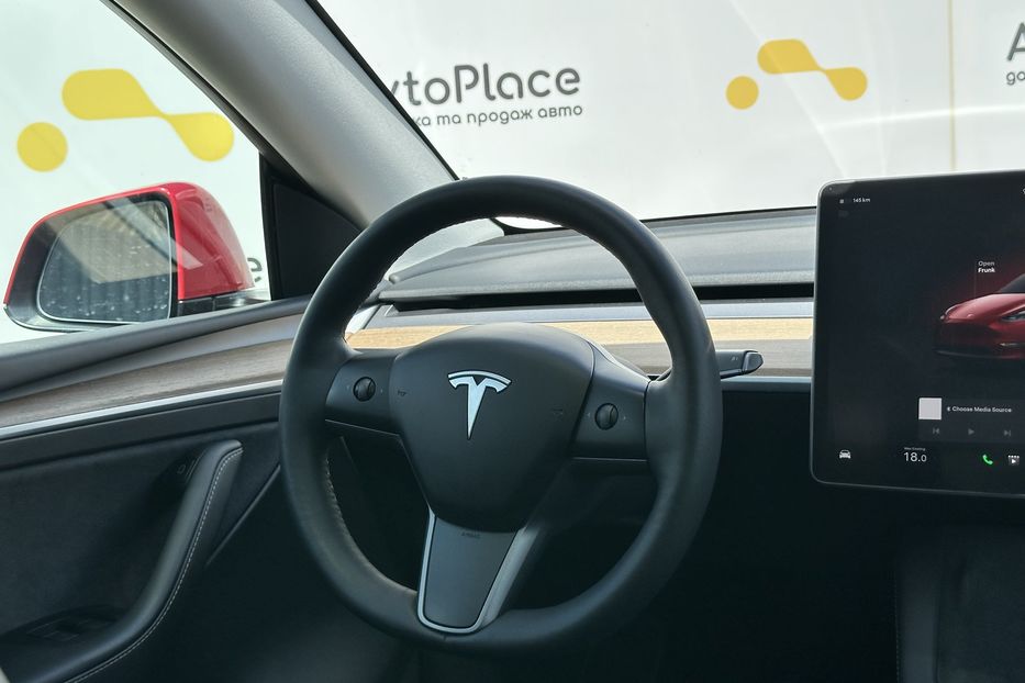 Продам Tesla Model Y Performance 82 квт 2023 года в Луцке