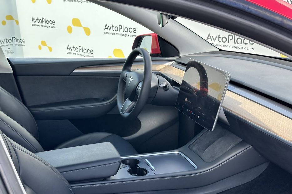 Продам Tesla Model Y Performance 82 квт 2023 года в Луцке