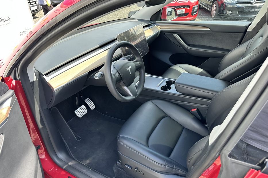 Продам Tesla Model Y Performance 82 квт 2023 года в Луцке