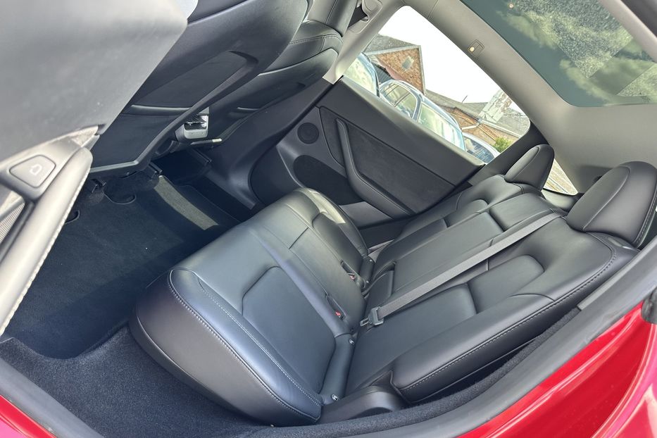 Продам Tesla Model Y Performance 82 квт 2023 года в Луцке