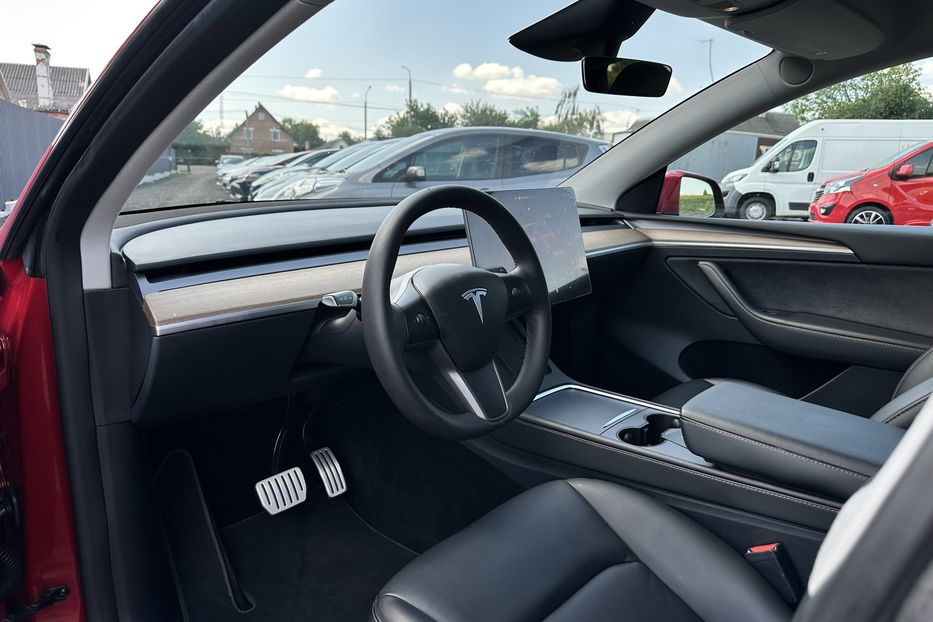 Продам Tesla Model Y Performance 82 квт 2023 года в Луцке