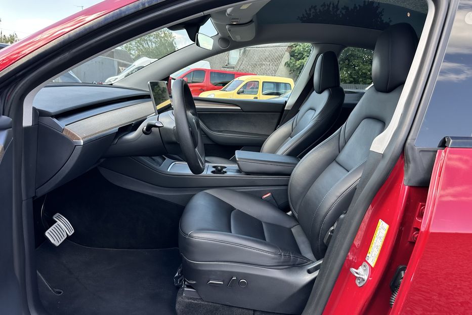 Продам Tesla Model Y Performance 82 квт 2023 года в Луцке