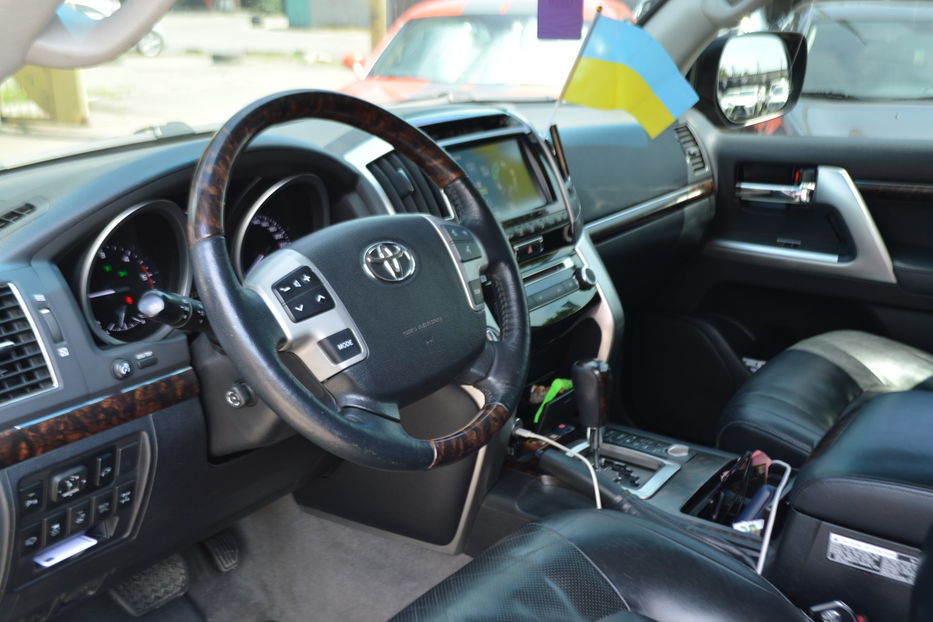 Продам Toyota Land Cruiser 200 Official 2014 года в Одессе