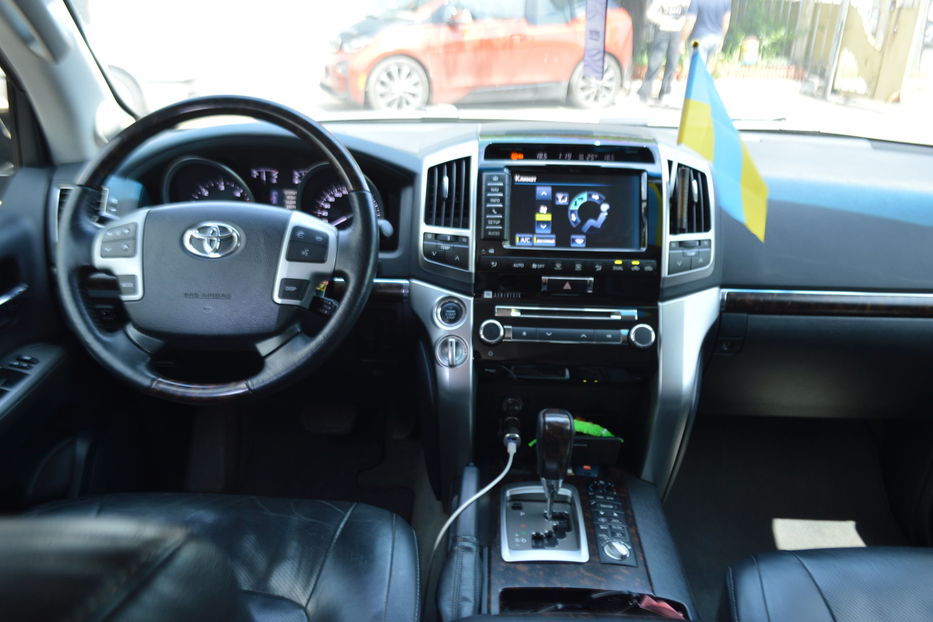 Продам Toyota Land Cruiser 200 Official 2014 года в Одессе