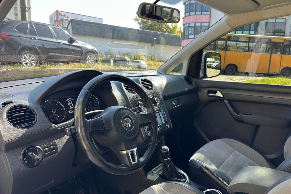 Продам Volkswagen Caddy пасс. 2016 года в Черновцах