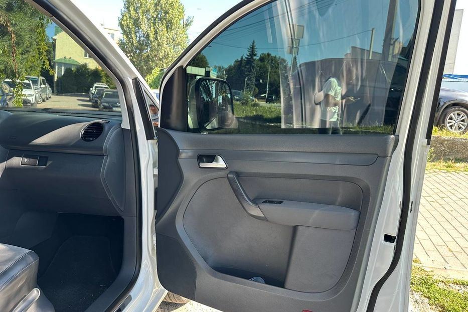 Продам Volkswagen Caddy пасс. 2016 года в Черновцах
