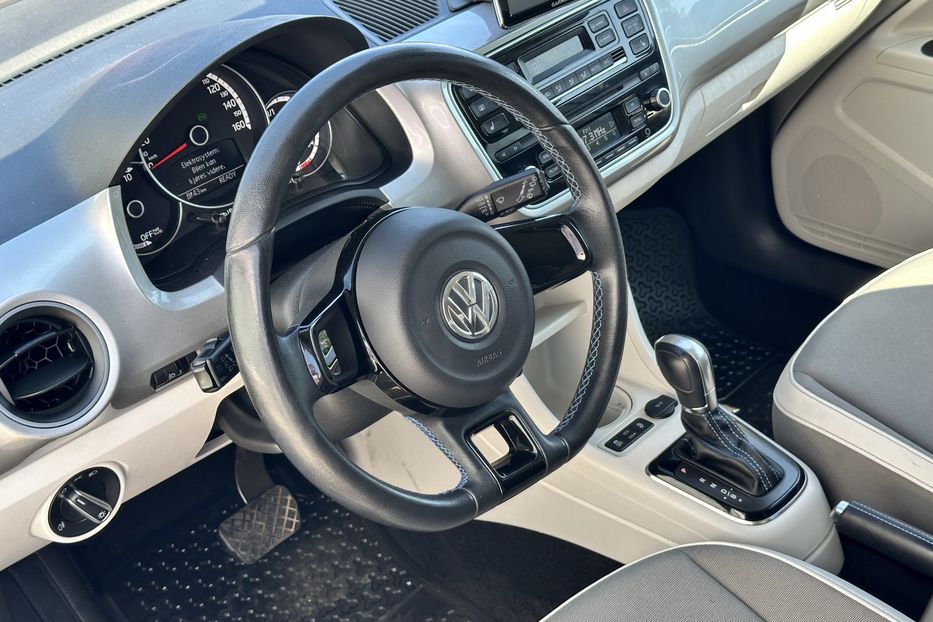 Продам Volkswagen Up 18 квт 2014 года в Луцке