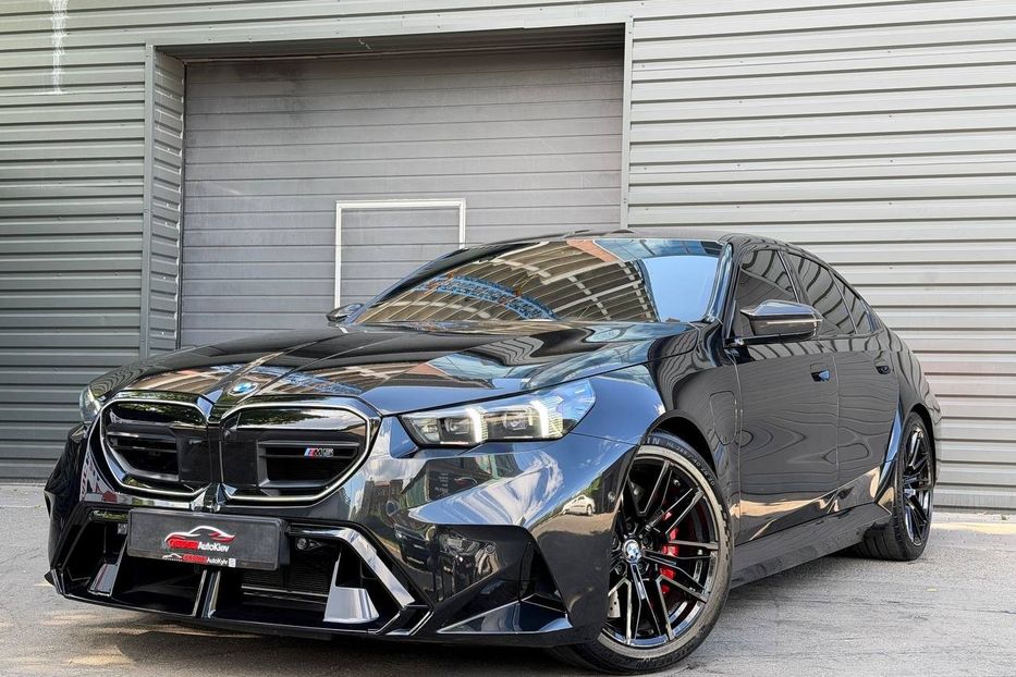 Продам BMW M5 G90 2024 года в Киеве