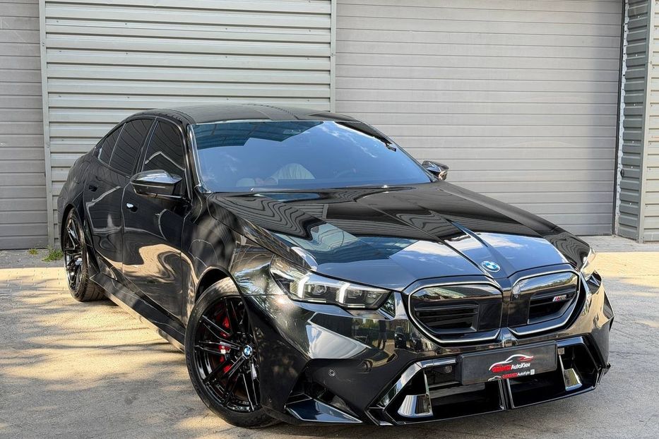 Продам BMW M5 G90 2024 года в Киеве